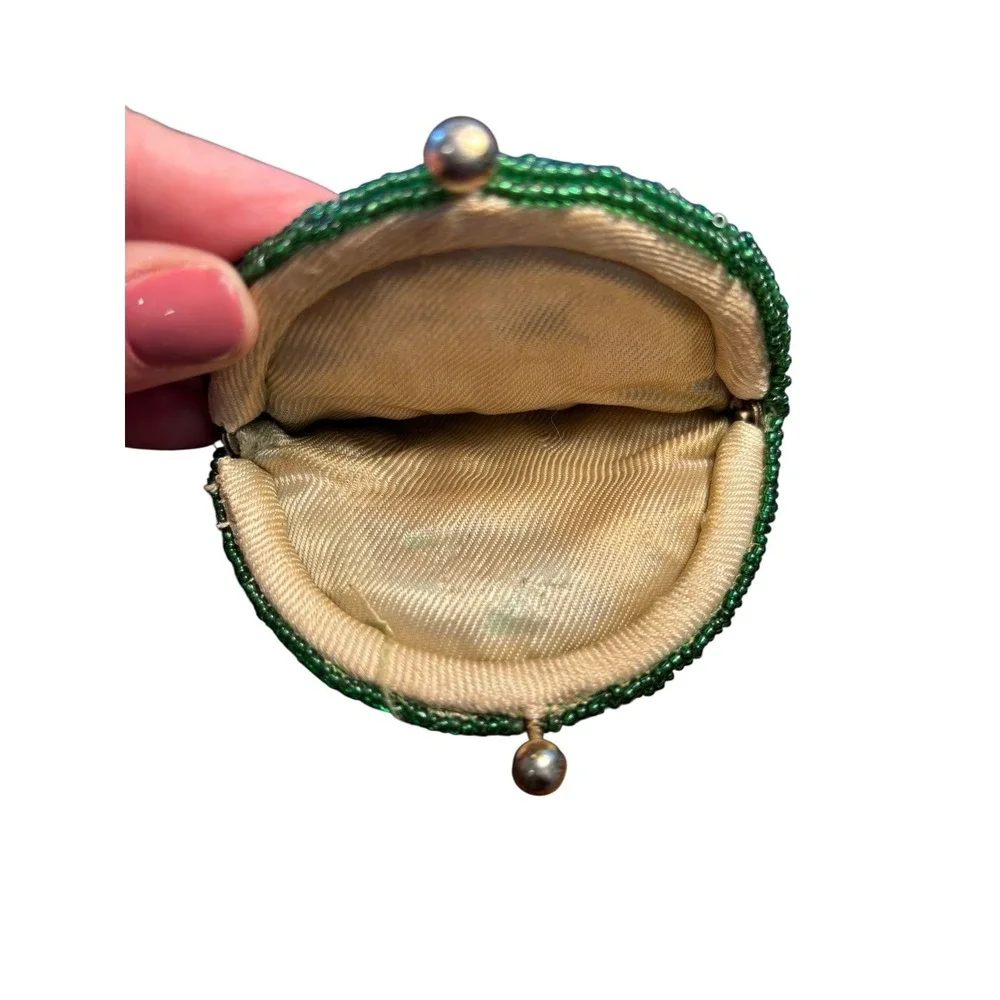 Vintage Beaded Coin Purse‎ Green White Poinsettia Christmas Holiday